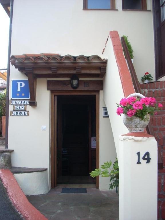 Pasaje San Jorge Hotel Comillas Bagian luar foto